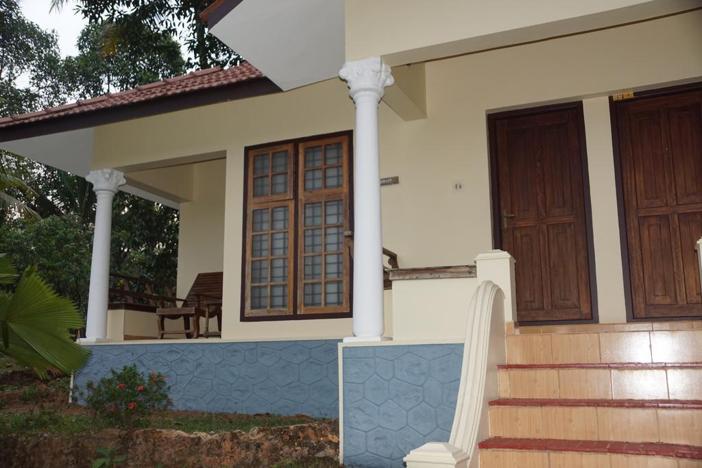 Hôtel Soma Birds Lagoon à Kotamangalam Extérieur photo