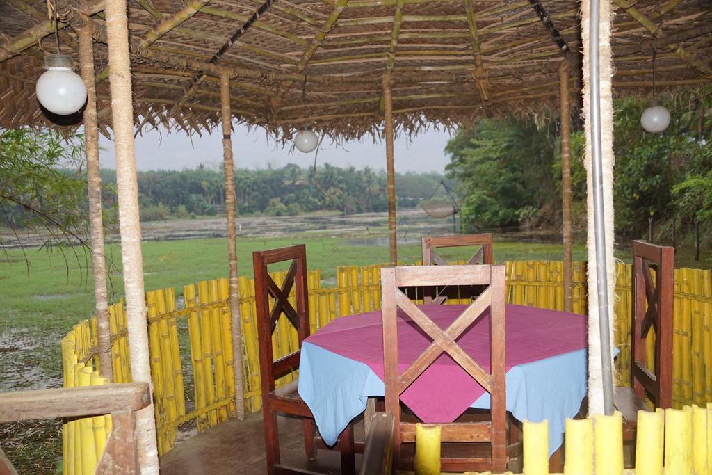Hôtel Soma Birds Lagoon à Kotamangalam Extérieur photo